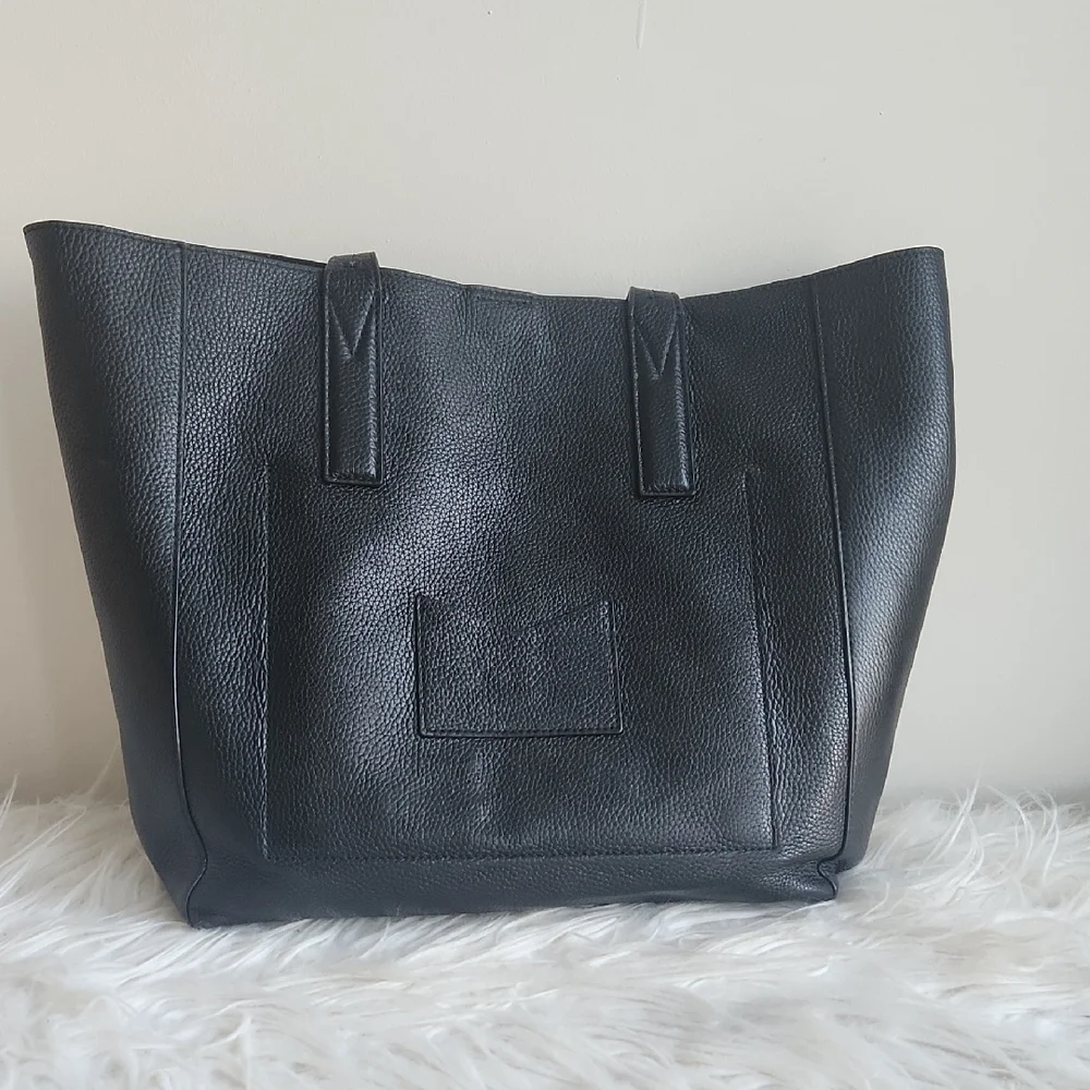 Michael Kors Elegant Black Tote